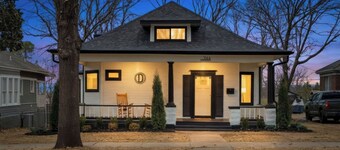 The D’Luxe on Denver in Downtown Tulsa: Sleeps 11