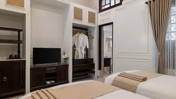 Villa, 3 Bedrooms | Minibar (free items), in-room safe, desk, laptop workspace