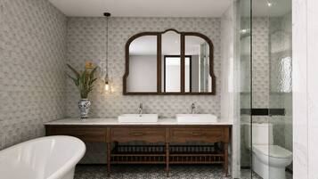 Executive-Suite | Badezimmer | Kostenlose Toilettenartikel, Haartrockner, Bademäntel, Hausschuhe