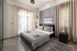 4 bedrooms, iron/ironing board, Internet, bed sheets - Harmony Villas Rhodes- Villa Paradise (Ialisos)