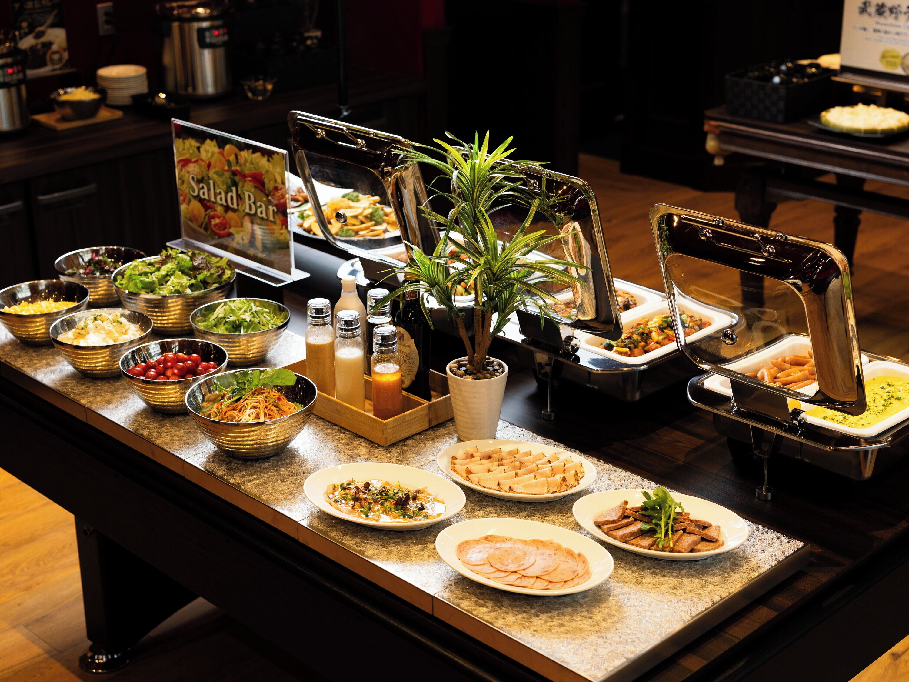 Daily buffet breakfast for a fee