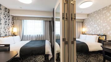 Down comforters, blackout drapes, free WiFi, bed sheets