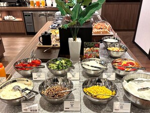 Päivittäinen buffetaamiainen maksusta