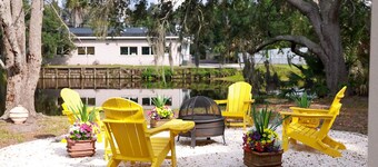 Boutique Golf Retreat~2 Living Suites~Spa Baths~Private Hot Tub~Near Innisbrook