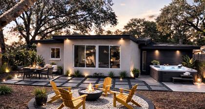 Boutique Golf Retreat~2 Living Suites~Spa Baths~Private Hot Tub~Near Innisbrook