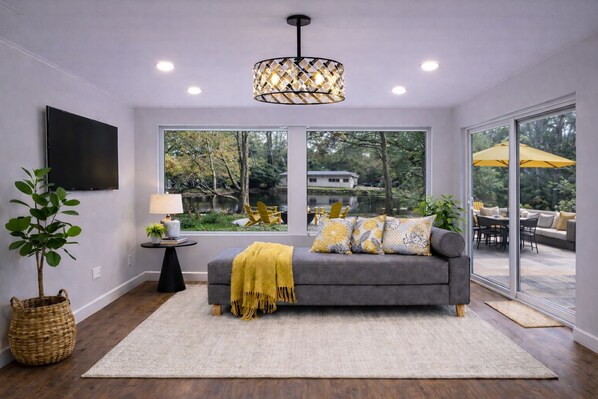 Smart TV - Boutique Golf Retreat~2 Living Suites~Spa Baths~Private Hot Tub~Near Innisbrook (Palm Harbor)