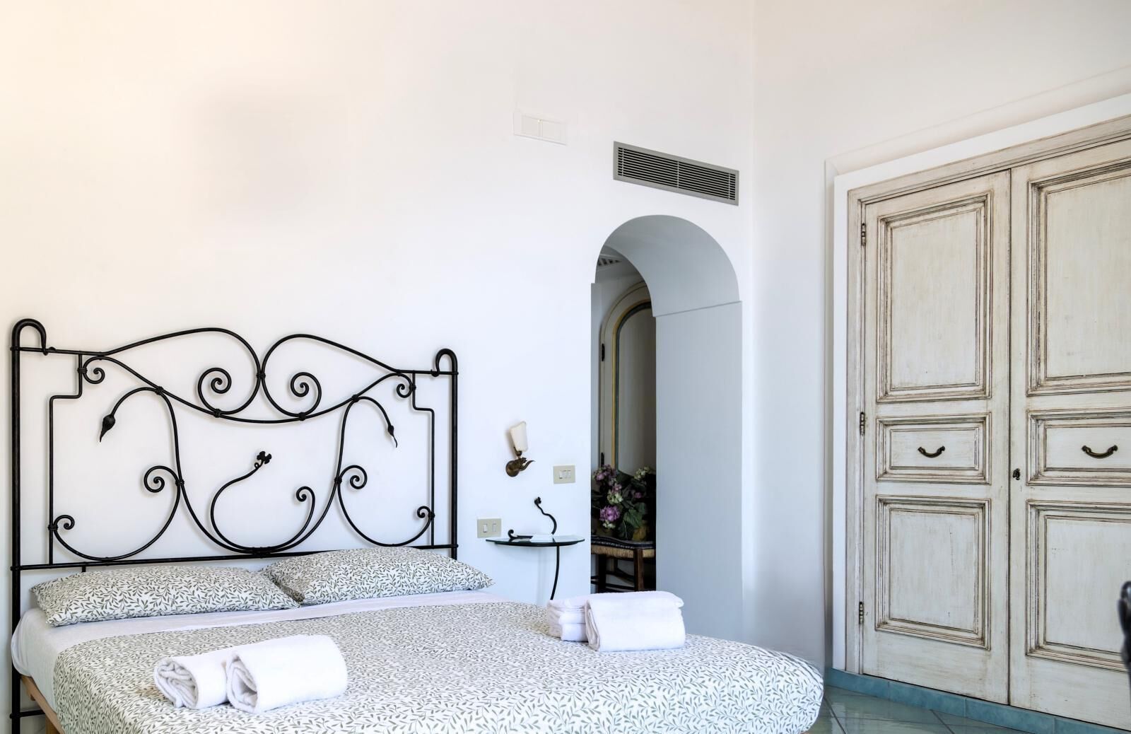 مكتب وواي فاي مجانًا