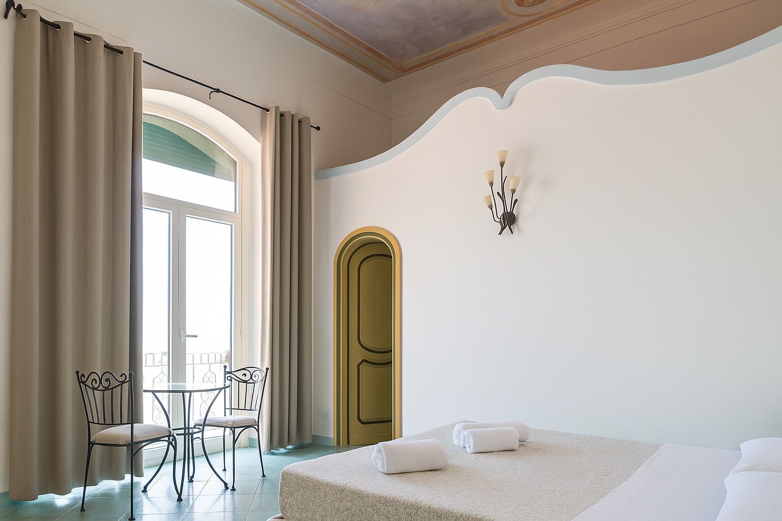 مكتب وواي فاي مجانًا