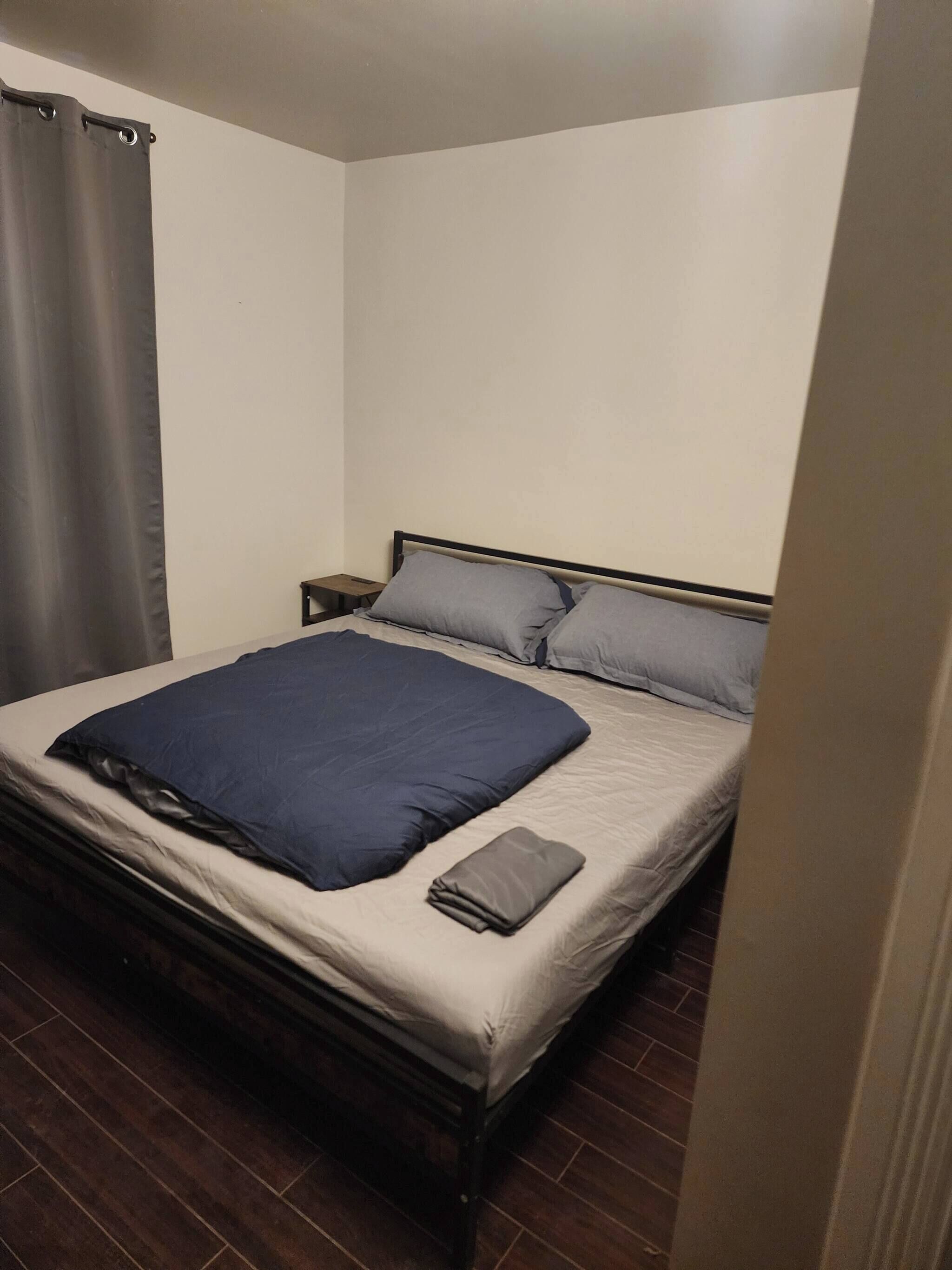 1 quarto, ferros/tábuas de passar roupa, acesso à internet