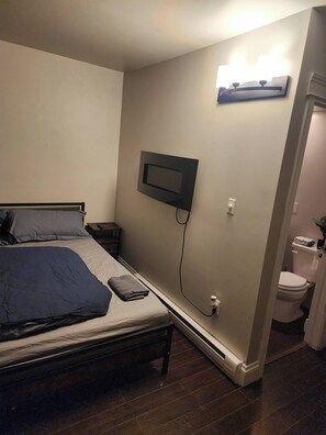 1 chambre, fer et planche à repasser, accès Internet, draps fournis