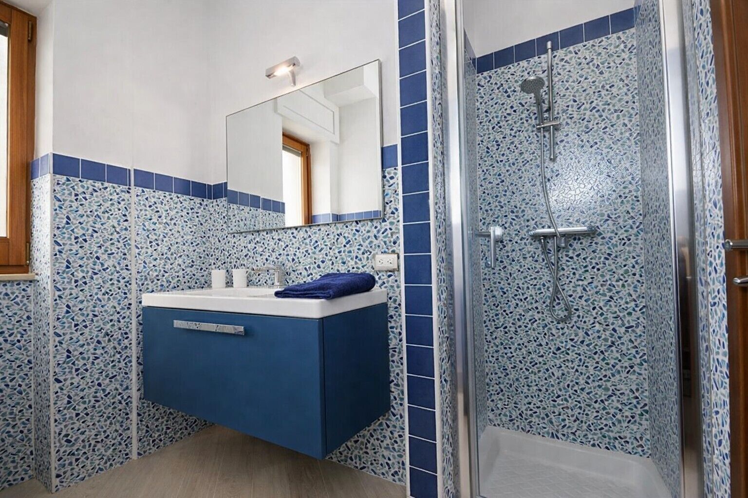 Apartment, 2 Bedrooms | Bathroom | Shower, towels, toilet paper