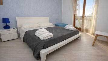 Apartment, 2 Bedrooms | In-room safe