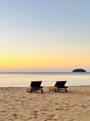 Beach/ocean view - Duli Beach Farm Hostel (El Nido)