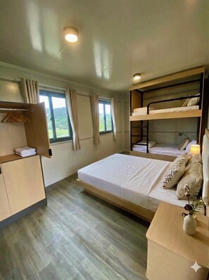 Habitación cuádruple | Caja fuerte y wifi gratis