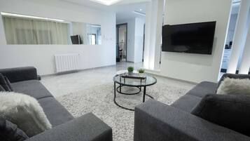 Villa, 4 Bedrooms, Smoking, Balcony | Living room