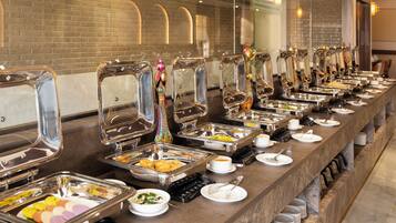 Daily buffet breakfast for a fee