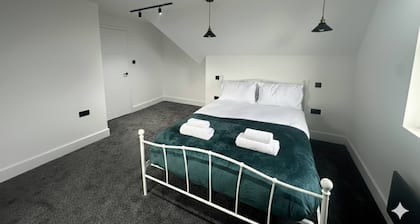Dippen Hall Charm - Minutes From London Gatwick