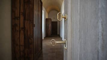 Quarto casal ou duplo standard | Frigobar, cofres nos quartos, Wi-Fi de cortesia, roupa de cama