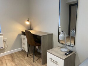 Interior - 3-Bed Apt – 8 Min Tram to Nottingham City Centre (Nottingham)