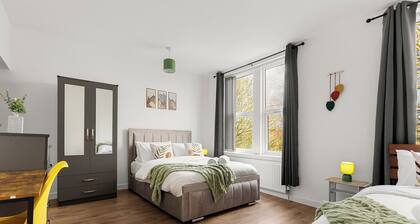 Stylish & Spacious Home in the Heart of Leeds