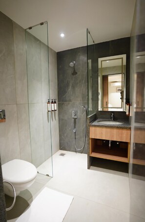Shower, towels, soap, shampoo - 32 Urban by Akoya Hotels - Gachibowli, West Hyderabad (Hyderabad)