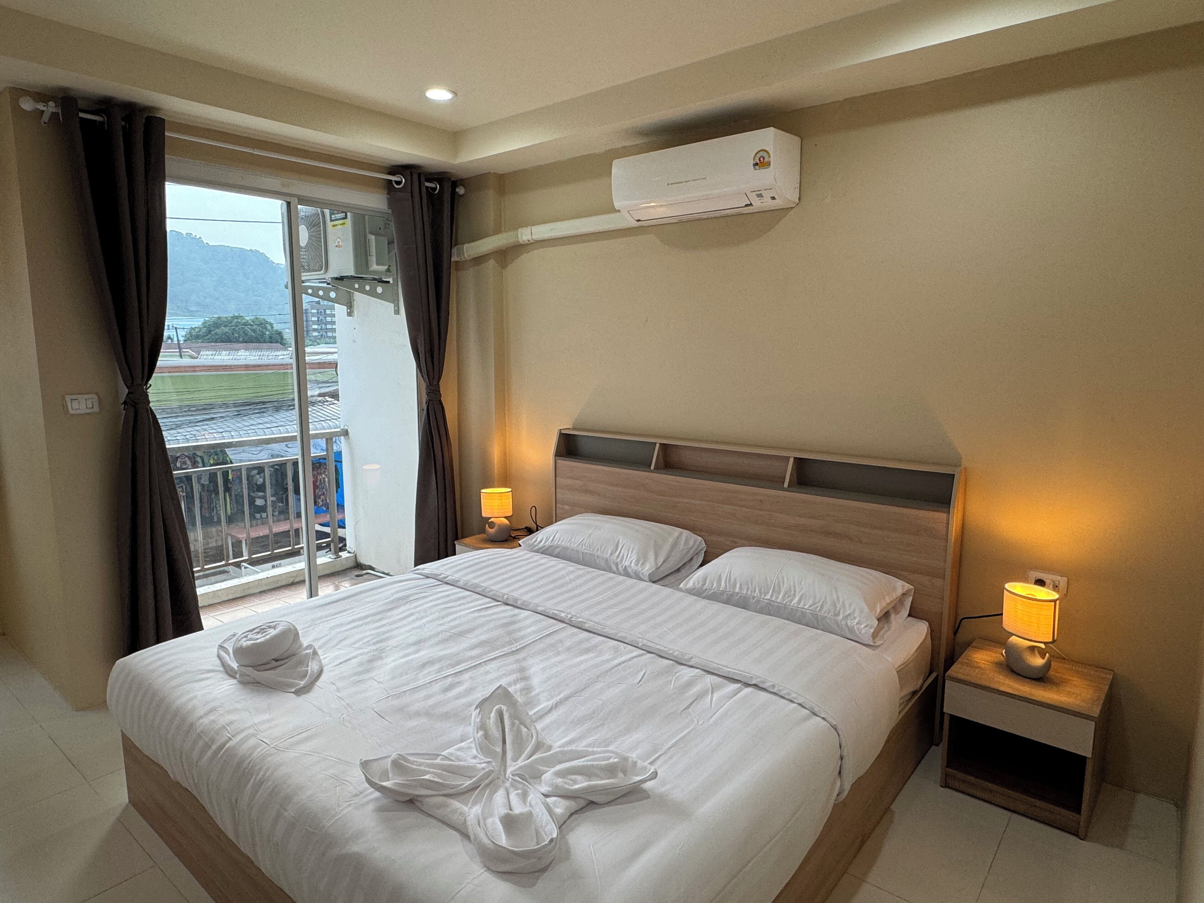 11 bedrooms, internet, bed sheets