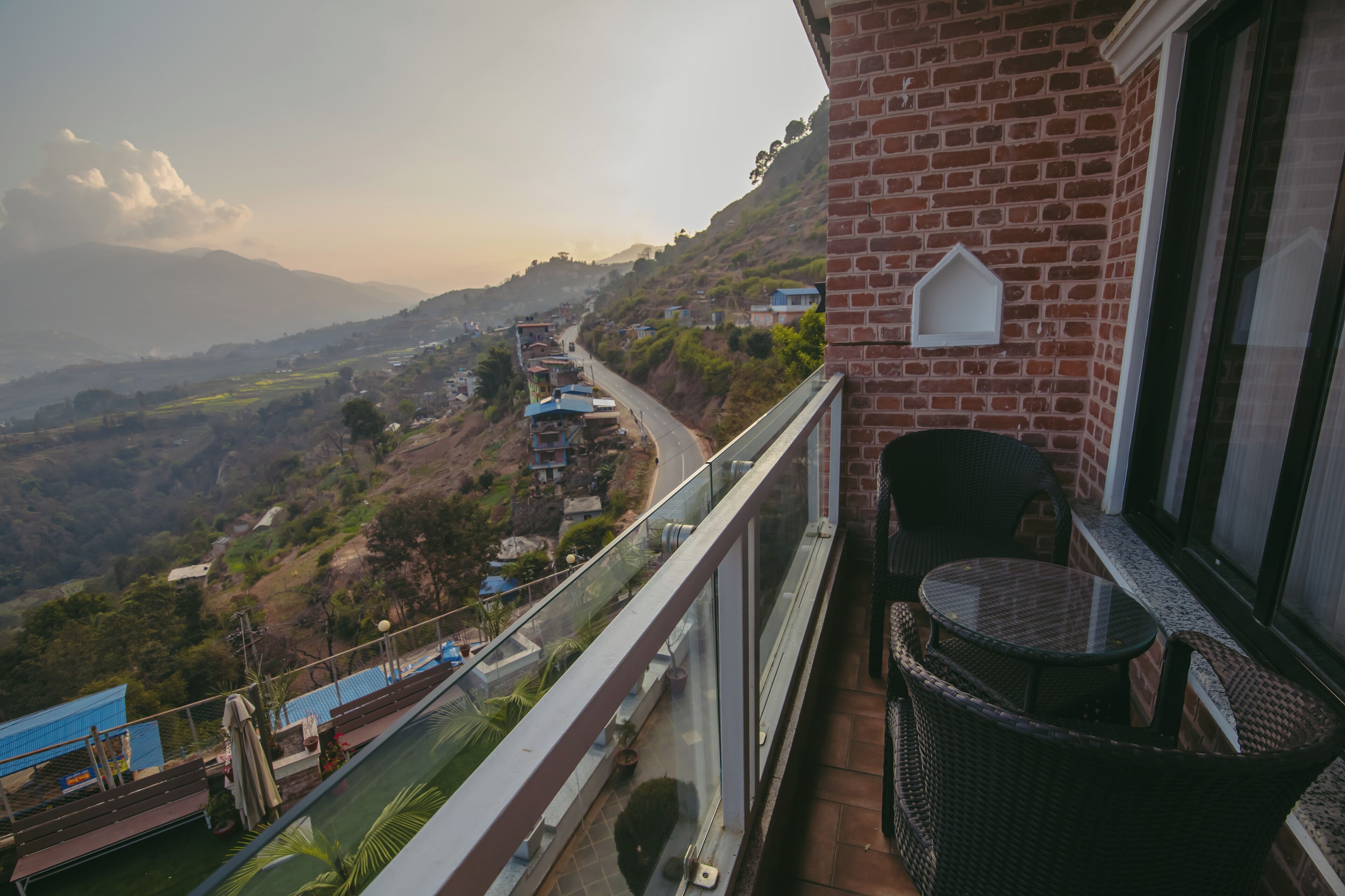 Suite, Balcony | Property grounds