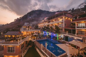 Outdoor pool - Champadevi Hillside Resort (Dakshinkali)
