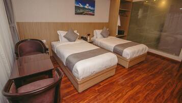 Twin Room, Balcony, Mountain View | Desk, laptop workspace, iron/ironing board, free WiFi