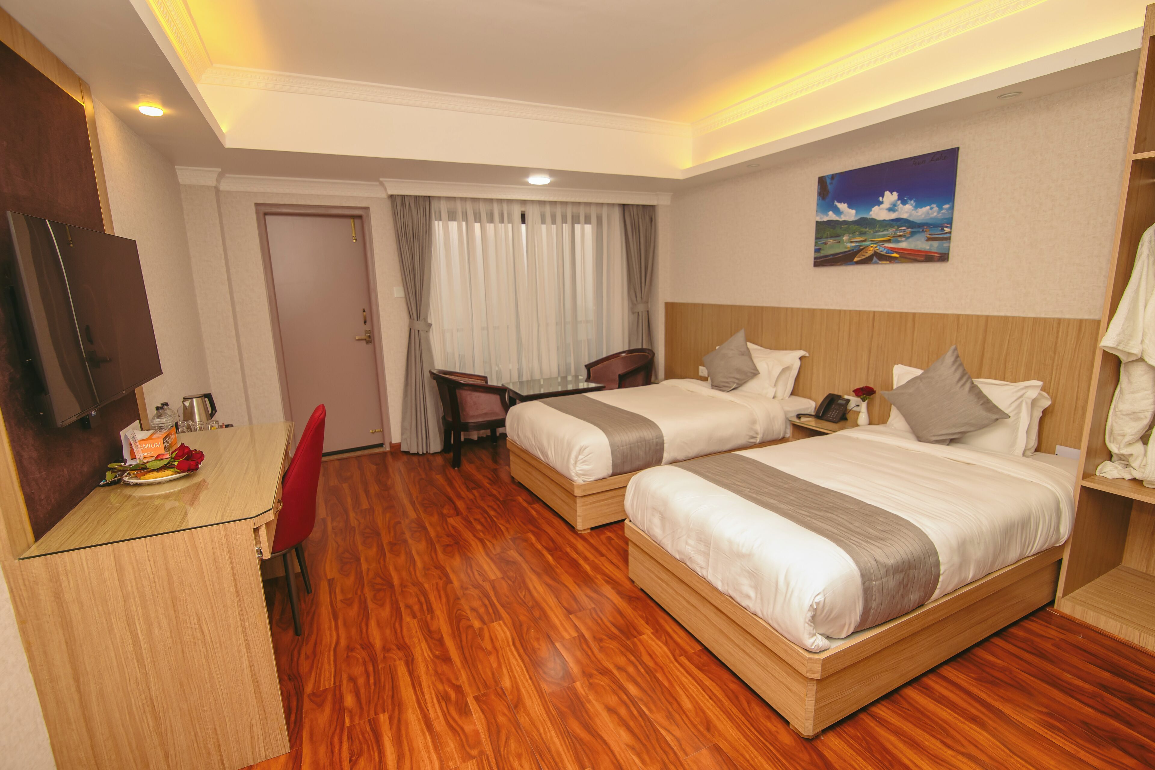 ツインルーム バルコニー マウンテンビュー | デスク、ノートパソコン用作業スペース、アイロン / アイロン台、WiFi (無料)