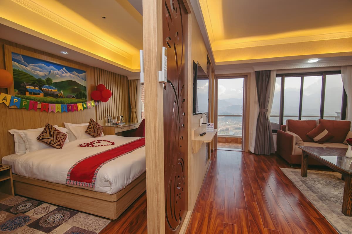 Suite, balcon | Bureau, espace de travail pour ordinateur portable