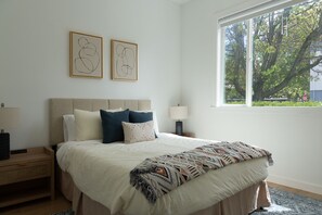 2 bedrooms, iron/ironing board, WiFi, bed sheets