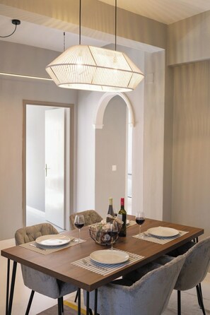 Dining - Pausa Verde - Recently renovated apt, private parking (Corfu)