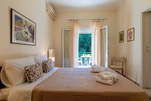 2 bedrooms, iron/ironing board, WiFi, bed sheets - Casa Timos -  a stylish, comfortable retreat (Corfu)
