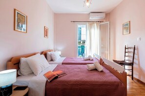 2 bedrooms, iron/ironing board, WiFi, bed sheets - Corfu Old Town Charm (Kerkira)