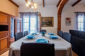 Dining - Casa Corfina - a charming 92 m² first-floor village house (HR9V+RVW Sinarades, Greece)