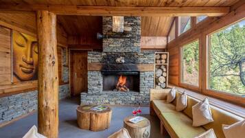 Deluxe Villa, Mountain View | Interior