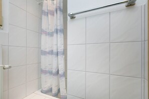 Shower - Ferienwohnung in der Vulkaneifel (Winkel)