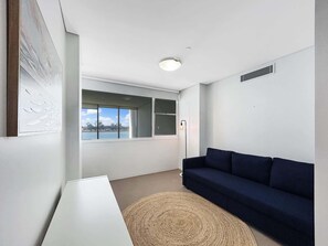 Living area - Stylish Apartment Near Mandurah’s Best Spots (Mandurah)