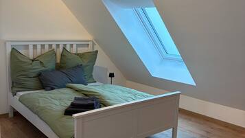 2 bedrooms, WiFi, bed sheets