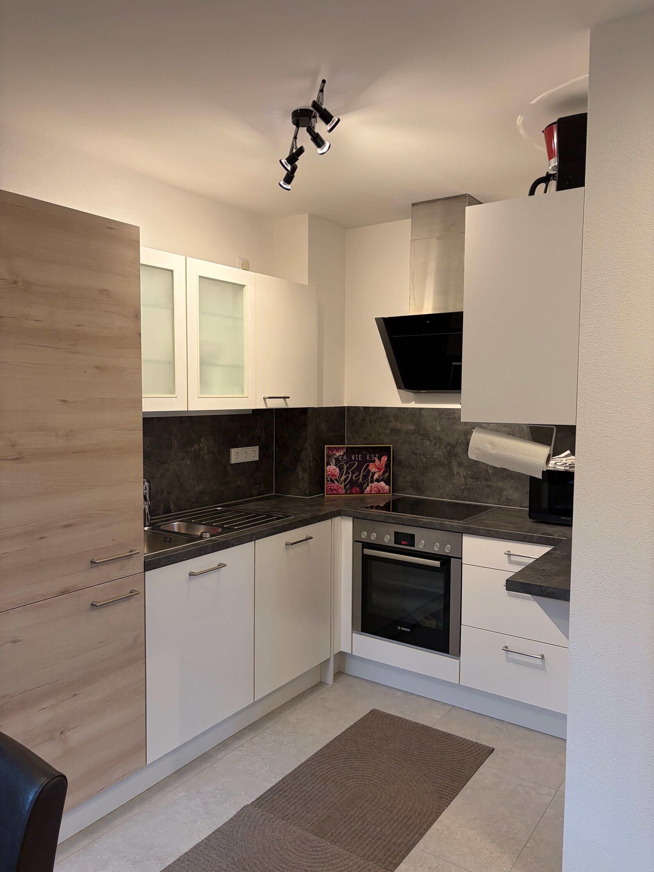 Geladeira, micro-ondas, fogão, cooktop