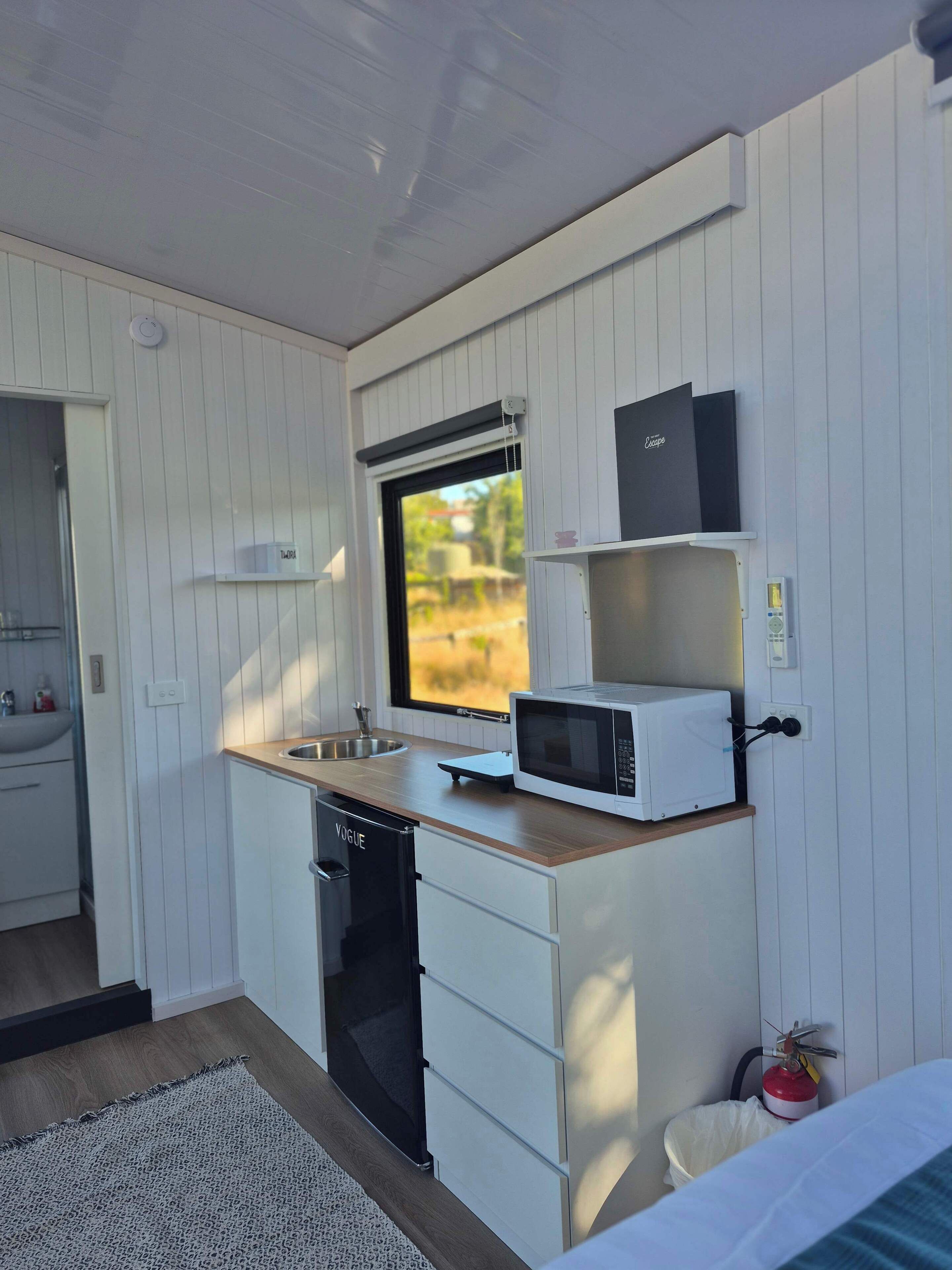 Fridge, microwave, stovetop, electric kettle