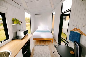 1 bedroom, WiFi, bed sheets - Rimu View 4 by Tiny Away (Ruatapu)