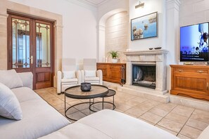 TV connectée, table de tennis de table