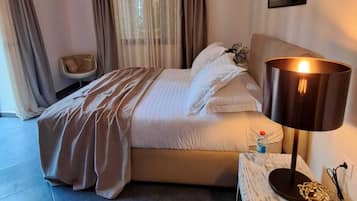 Comfort Double Room, Non Smoking, Garden View | In-room safe, blackout drapes, soundproofing, free WiFi