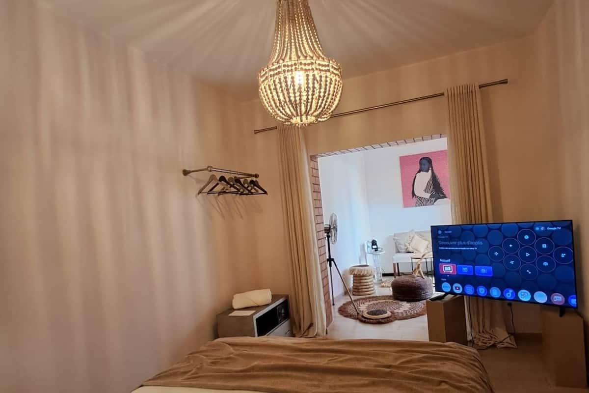 Deluxe Double Room | In-room safe, blackout curtains, soundproofing, free WiFi