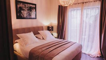 Quarto casal clássico, vista para o jardim | Cofres nos quartos, cortinas blackout, quartos à prova de som