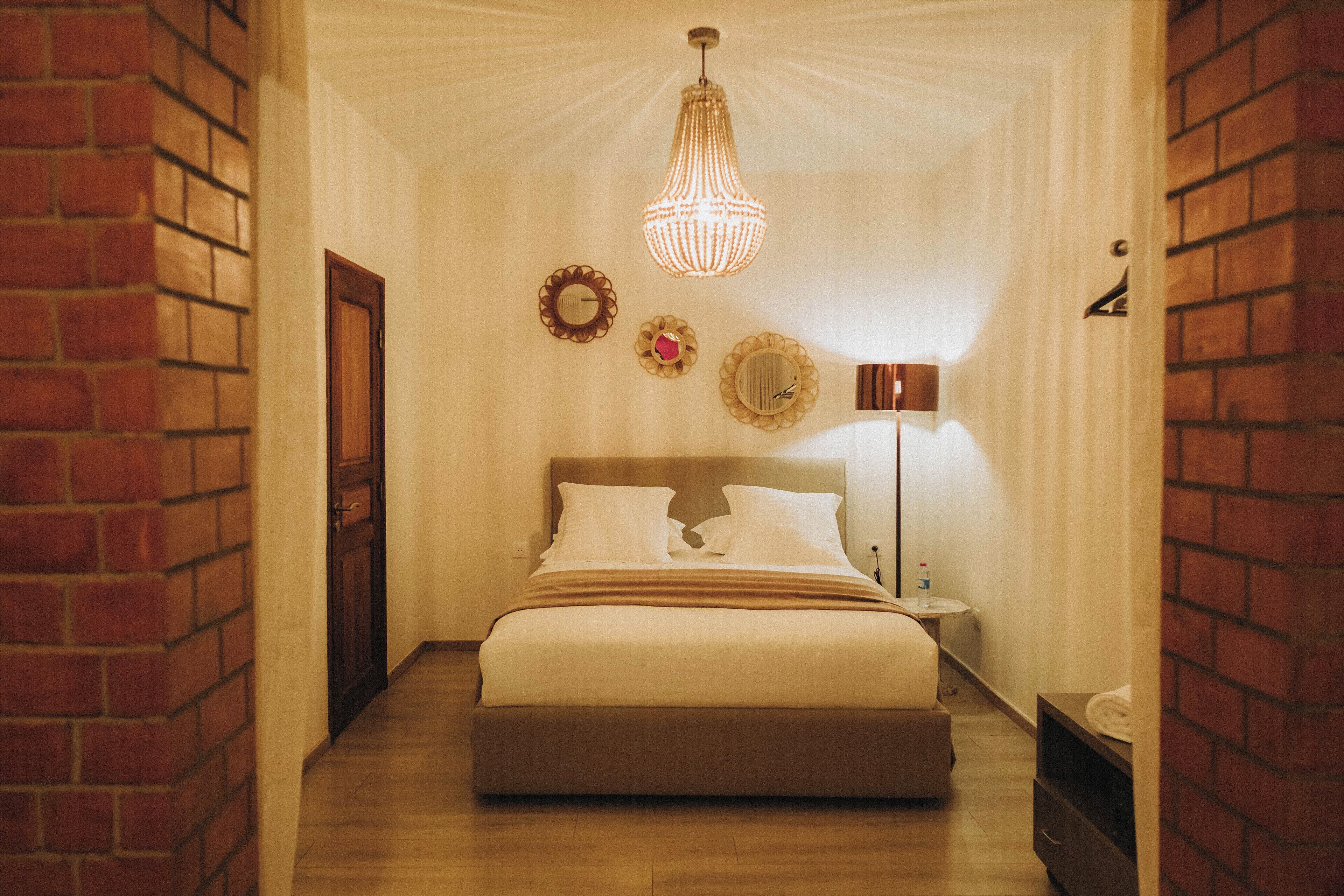 ตู้นิรภัยในห้องพัก, ผ้าม่านกันแสง, ห้องเก็บเสียง, Wi-Fi ฟรี