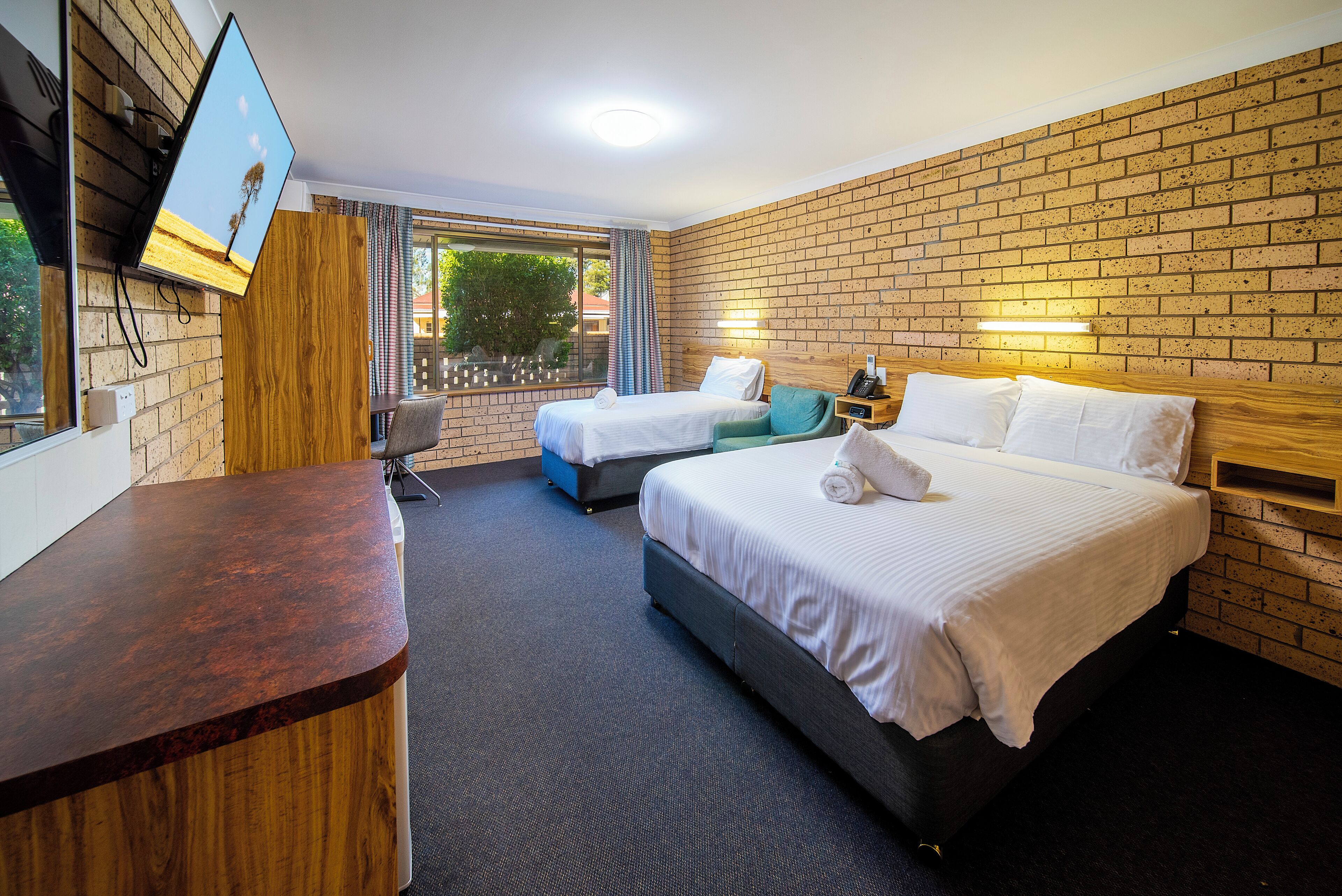 Double or Twin Room, Courtyard View | Desk, free WiFi