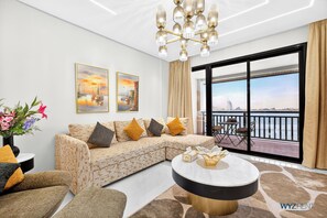 Superior Apartment, Sea View | Living area - 1BR Royal Amwaj Private Beach& Burj view (Dubai)